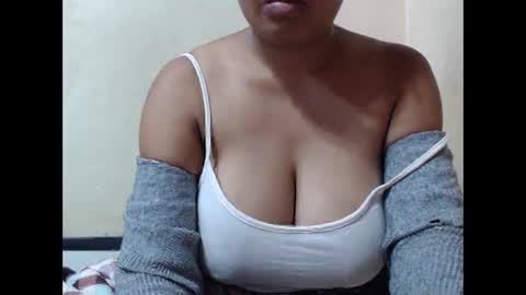 saronette online show from 11-21-25, 07:07