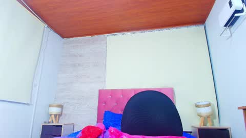 Sary  online show from 04-21-26, 03:35