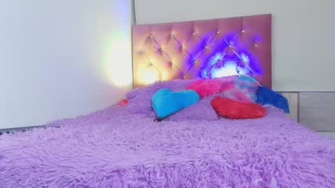 Sary  online show from 05-18-26, 02:29