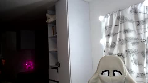 yesica online show from 02-22-25, 05:23