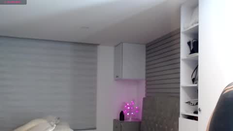 yesica online show from 09-28-25, 01:44