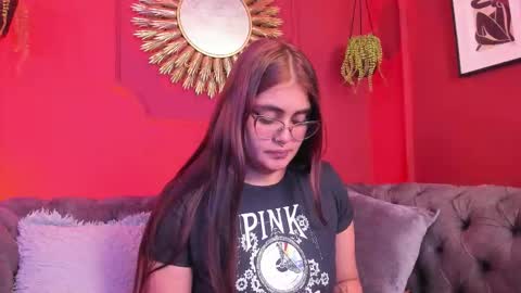 Snapshot of sasha_jagger chatting on 02-19-26, 03:35 Zadbi online show from 02-19-26, 03:35