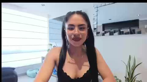 Snapshot of sasha_jonne chatting on 09-23-25, 09:29 sasha_jonne online show from 09-23-25, 09:29