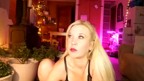 Snapshot of sasha_love__ chatting on 06-14-26, 02:24 sasha_love__ online show from 06-14-26, 02:24