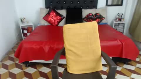 Snapshot of sasha_maturee chatting on 01-01-25, 10:21 sasha maturee online show from 01-01-25, 10:21