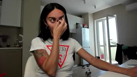Snapshot of sasha_moon77 chatting on 06-14-26, 11:45 Sasha online show from 06-14-26, 11:45