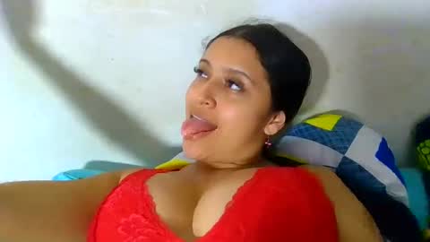 Camila online show from 10-24-25, 07:54