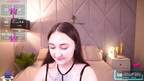 Snapshot of sashaduvalle chatting on 11-12-25, 08:30 Sasha online show from 11-12-25, 08:30