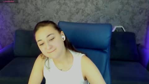 Snapshot of sashaduvalle chatting on 12-03-25, 06:32 Sasha online show from 12-03-25, 06:32