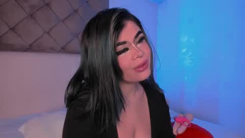 Snapshot of sashajune chatting on 02-12-25, 10:26 selene online show from 02-12-25, 10:26