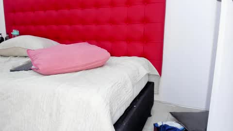 Manuela  online show from 03-11-25, 07:58
