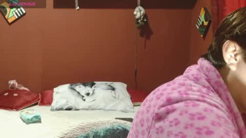 Snapshot of sasharosee_ chatting on 11-18-25, 01:04 S A S H A R O S E online show from 11-18-25, 01:04