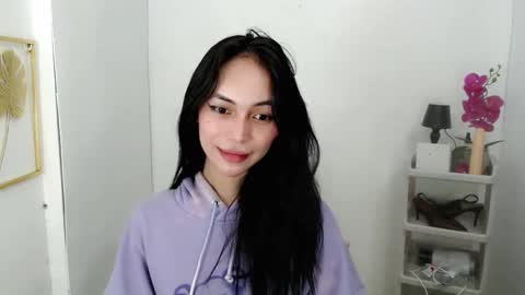 Snapshot of sashifoxdoll_ chatting on 12-17-25, 08:26 Sashi online show from 12-17-25, 08:26