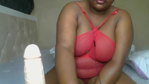 Snapshot of sassie_bee chatting on 12-02-24, 02:09 sassie_bee online show from 12-02-24, 02:09