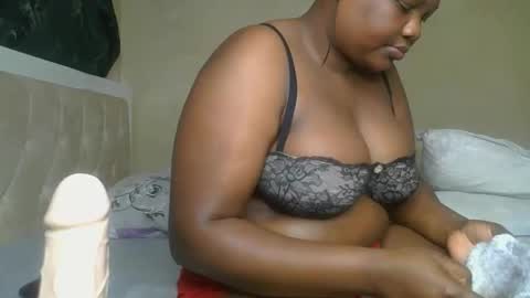 Snapshot of sassie_bee chatting on 12-08-24, 10:47 sassie_bee online show from 12-08-24, 10:47