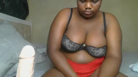 Snapshot of sassie_bee chatting on 12-09-24, 01:51 sassie_bee online show from 12-09-24, 01:51