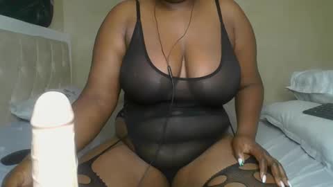 Snapshot of sassie_bee chatting on 12-09-24, 11:34 sassie_bee online show from 12-09-24, 11:34
