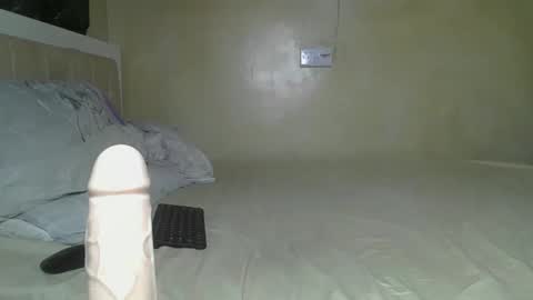 Snapshot of sassie_bee chatting on 02-17-25, 09:52 sassie_bee online show from 02-17-25, 09:52