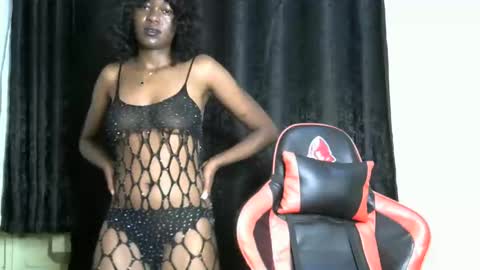 Snapshot of sassy_lyne chatting on 12-16-25, 08:14 sassy_lyne online show from 12-16-25, 08:14