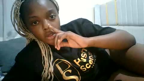 Snapshot of sassylilmama chatting on 06-08-26, 01:28 sassylilmama online show from 06-08-26, 01:28