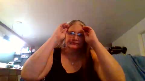 Sassymama82 online show from 04-29-26, 09:57