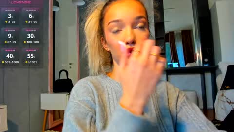 sassyt33n online show from 10-20-25, 09:21