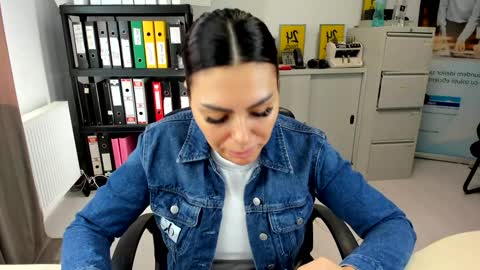 sassytiff online show from 09-27-25, 12:43