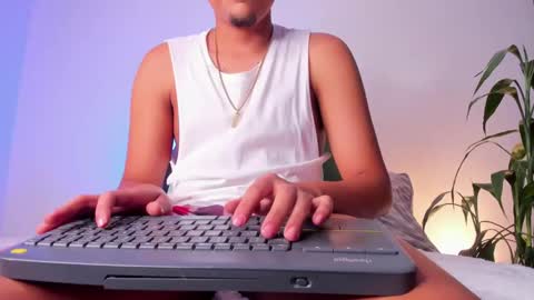     online show from 10-23-25, 04:34