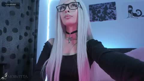    im expecting 300 thumbs up on my altar online show from 11-18-25, 02:06