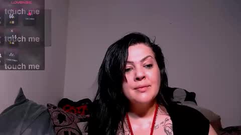 Snapshot of satisfymypussy chatting on 02-04-25, 10:21 Alina online show from 02-04-25, 10:21
