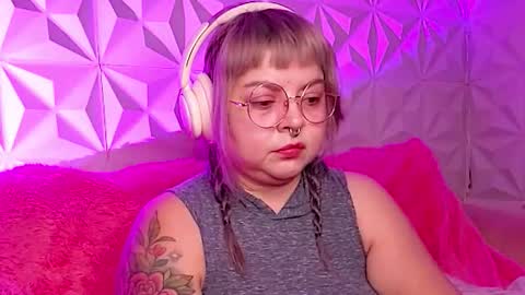 Gina George online show from 11-09-25, 10:08