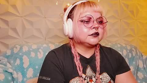 Gina George online show from 05-15-26, 10:50