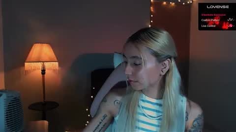 Snapshot of saucy_jenn1 chatting on 01-17-25, 02:50 I AM JENN online show from 01-17-25, 02:50