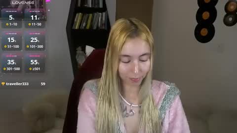 Snapshot of saucy_jenn1 chatting on 09-28-25, 01:44 I AM JENN online show from 09-28-25, 01:44