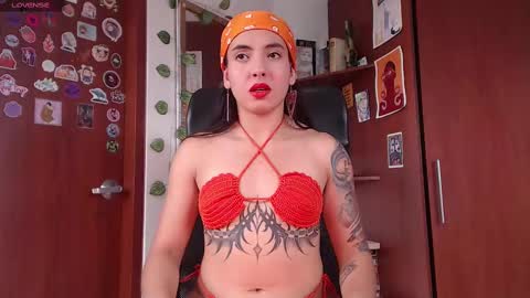 Snapshot of saucy_zaren chatting on 02-12-25, 07:35 Zaren online show from 02-12-25, 07:35