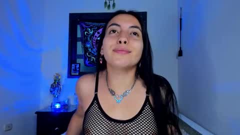 Snapshot of saucy_zaren chatting on 09-11-25, 01:49 Zaren online show from 09-11-25, 01:49