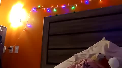 SnowBunny online show from 02-06-25, 12:00