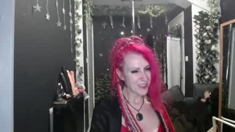 SaucySky online show from 11-26-25, 09:54