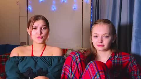 LUNA and ANNA    online show from 12-25-24, 05:15