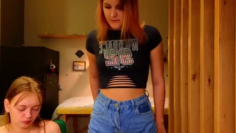 LUNA and ANNA    online show from 01-31-25, 06:03