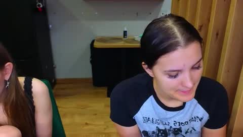 LUNA and ANNA    online show from 11-08-25, 05:12