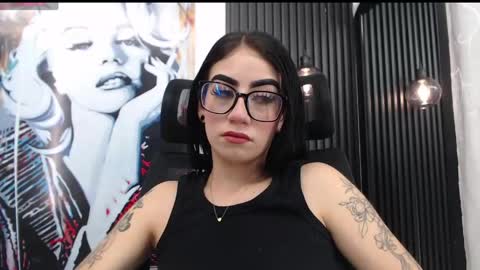 Snapshot of savage_doll chatting on 05-27-26, 09:45 ANGELICA online show from 05-27-26, 09:45