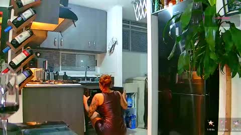 Snapshot of savage_penelope_ chatting on 10-26-25, 11:31 Dela online show from 10-26-25, 11:31