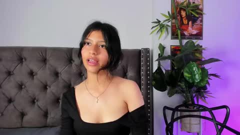 Snapshot of savannah_cameron chatting on 12-12-24, 06:42 Savannah online show from 12-12-24, 06:42