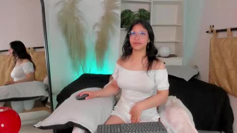 Snapshot of savannah_cameron chatting on 10-06-25, 03:42 Savannah online show from 10-06-25, 03:42