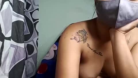 Snapshot of savannahot833323 chatting on 11-28-25, 01:08 Y online show from 11-28-25, 01:08