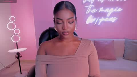 S a v a n n a h  online show from 04-19-26, 12:04