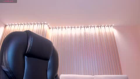 Snapshot of savannahstorm_ chatting on 07-13-26, 12:30 S a v a n n a h online show from 07-13-26, 12:30