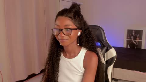 Snapshot of savannahwildee chatting on 12-21-24, 09:36 Savannahwildee online show from 12-21-24, 09:36