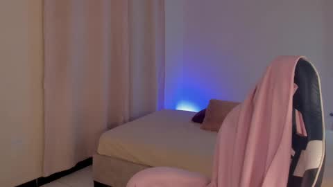 Snapshot of savannahwildee chatting on 02-20-25, 03:52 Savannahwildee online show from 02-20-25, 03:52